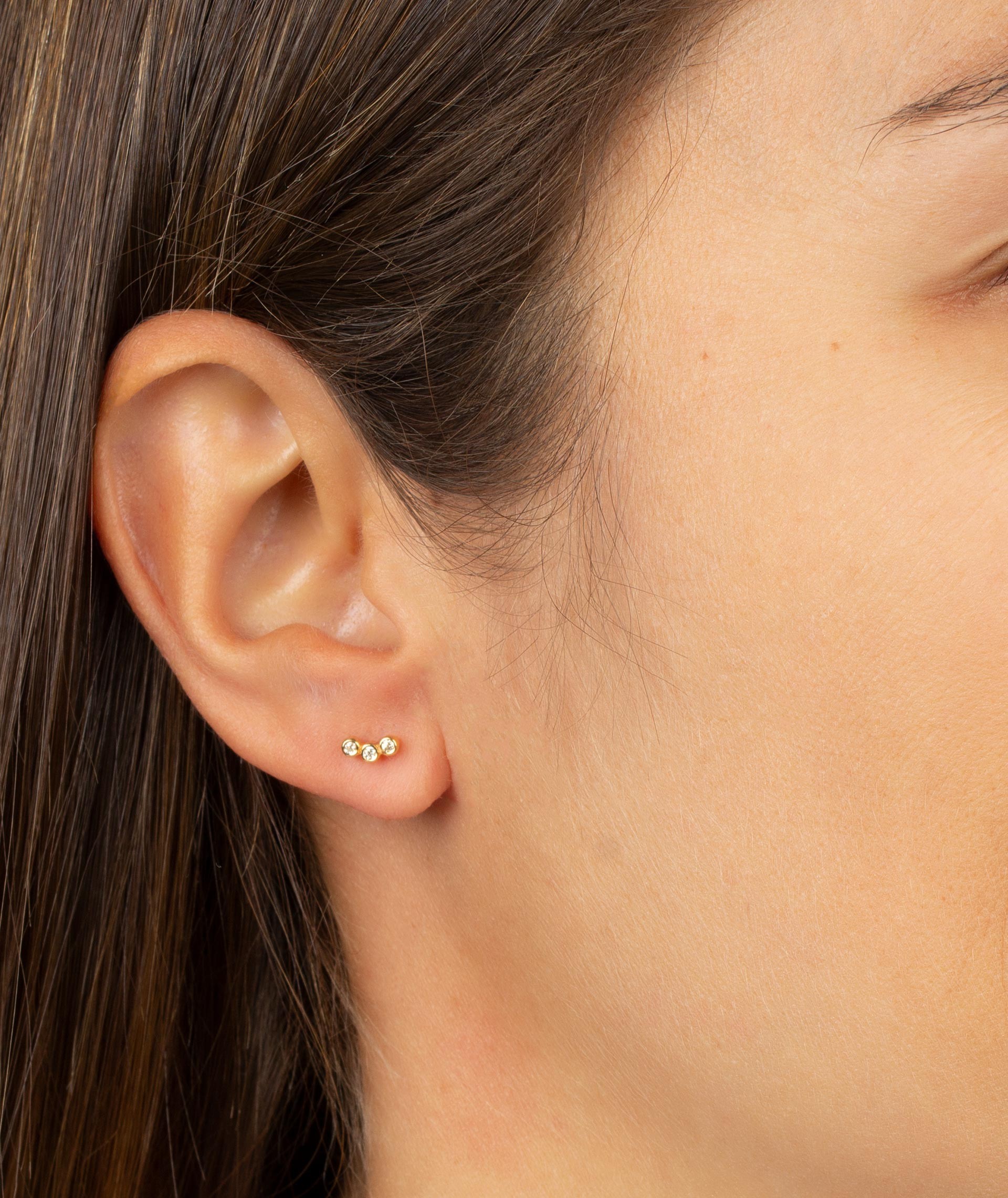 Individual Earring three Zirconia