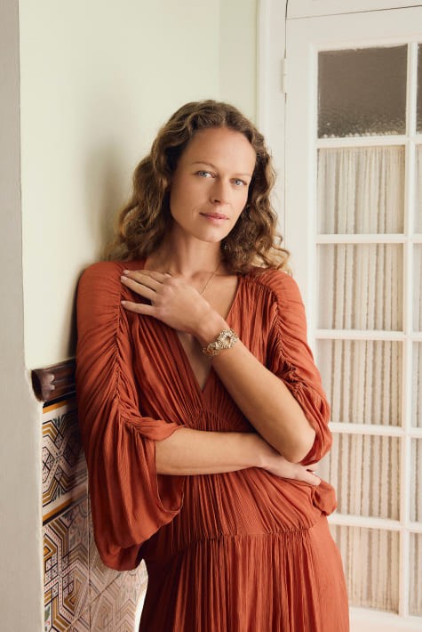 Joyas de verano para tus escapadas: fusión de atemporalidad y vanguardia