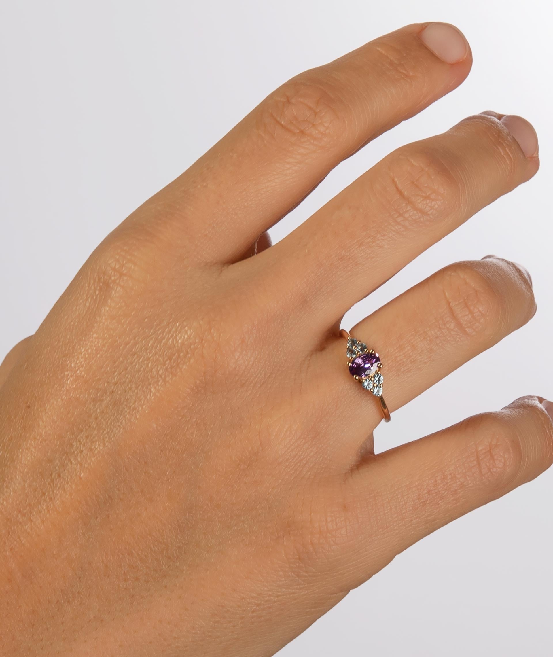 Anillo Circonitas Violetas