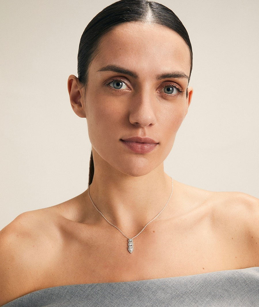 Collar Mary colección Signature plata de ley 925 chapado platino circonitas