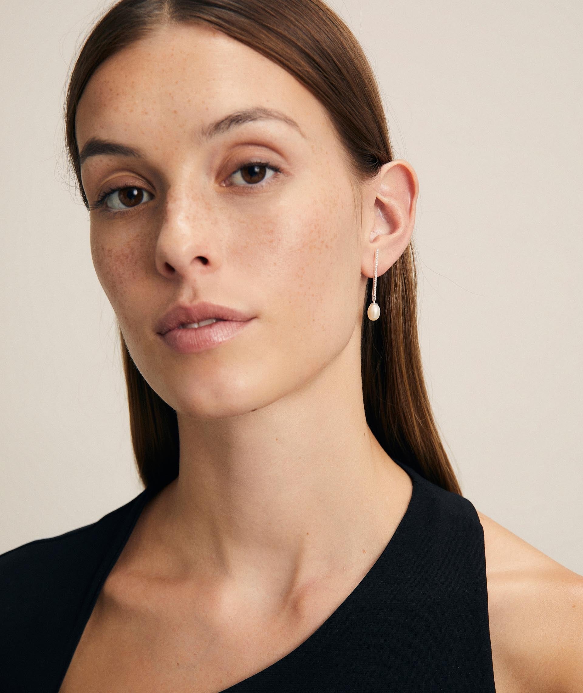 Pendientes largos con perla cultivada