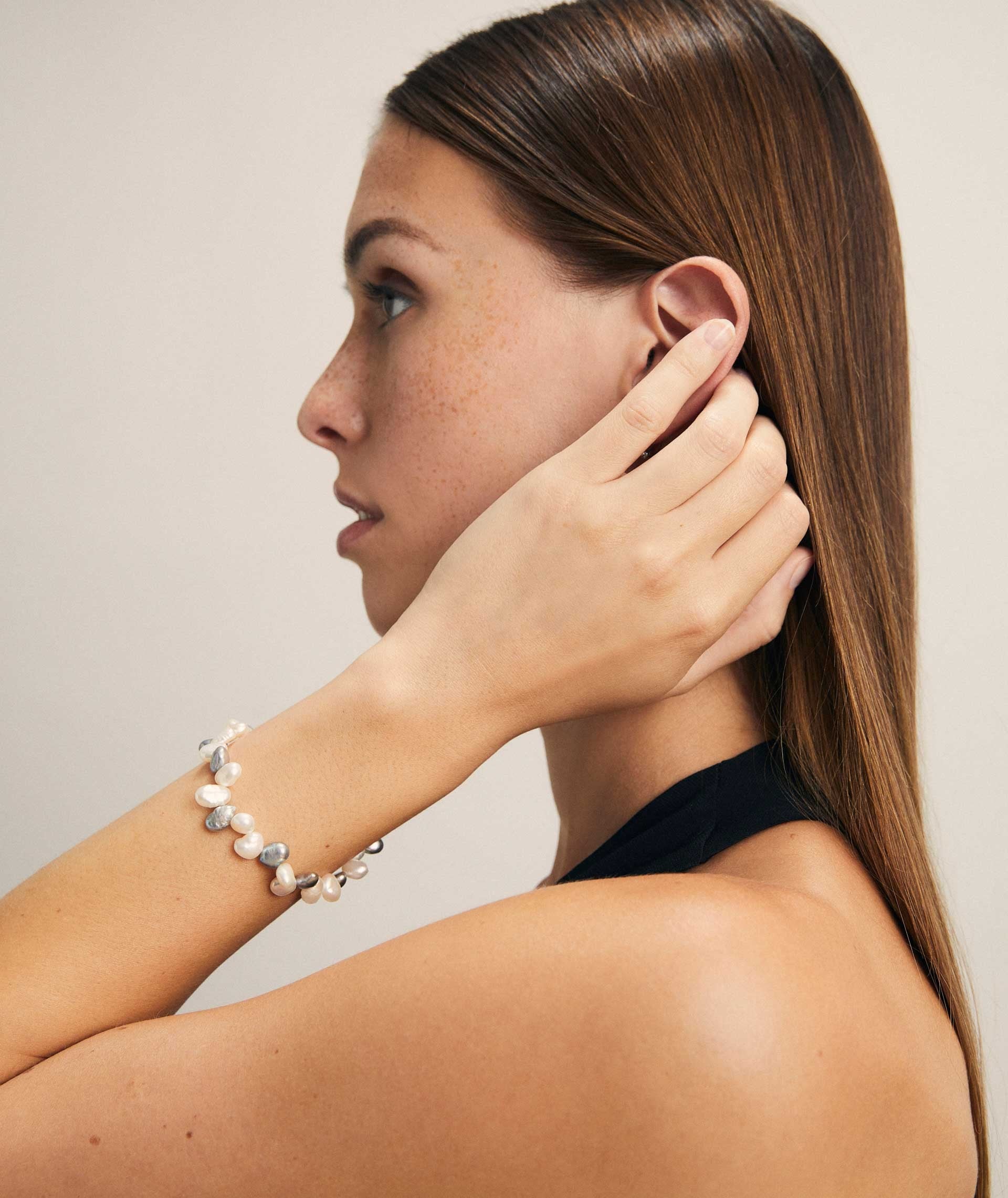 Pulsera Favaritx perlas gris blanca                               