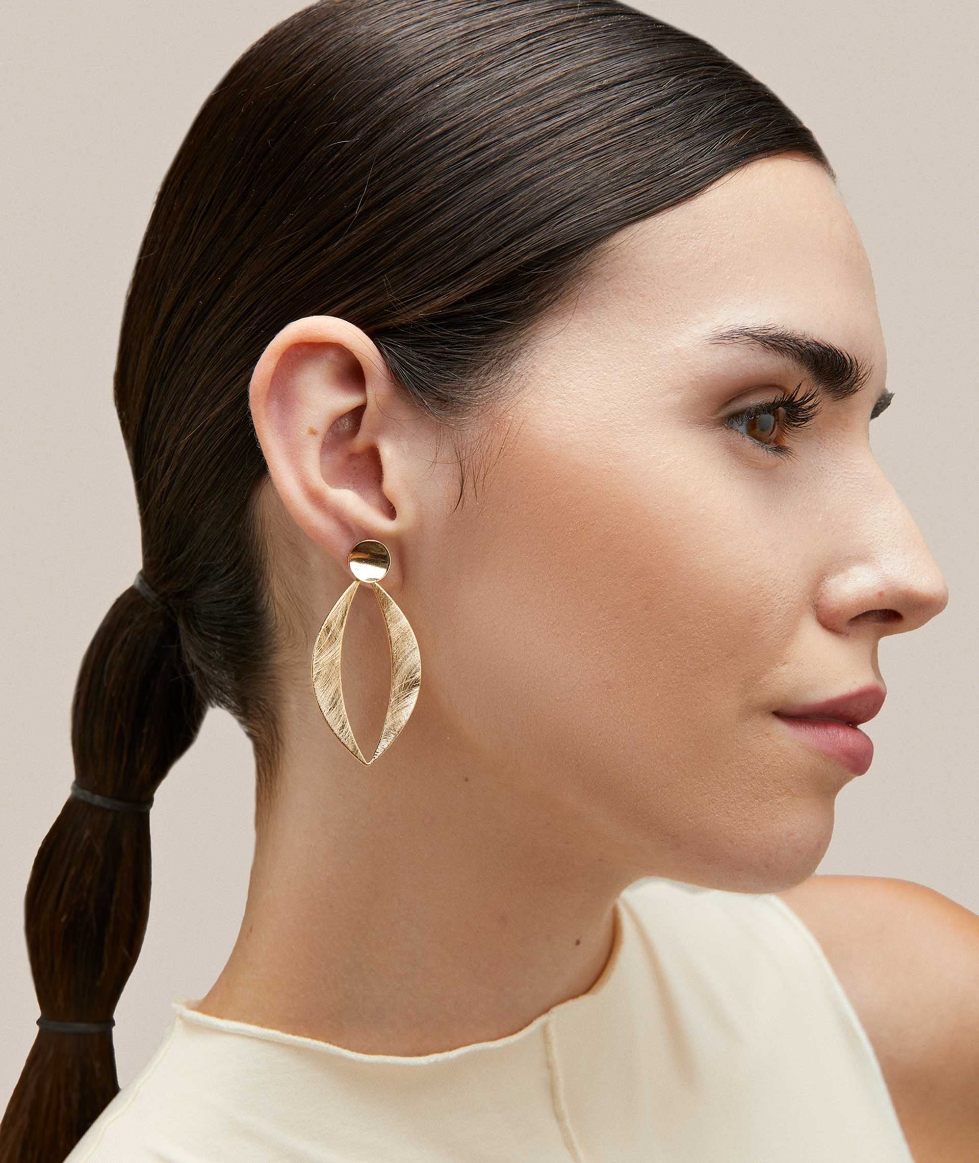 Pendientes Fulla largo ovalado rayado brillo