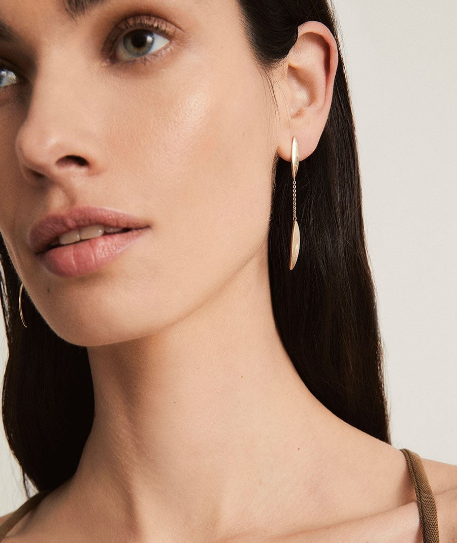 Pendientes Natura colección Textures chapado Oro 18 Kt largos hojas texturas