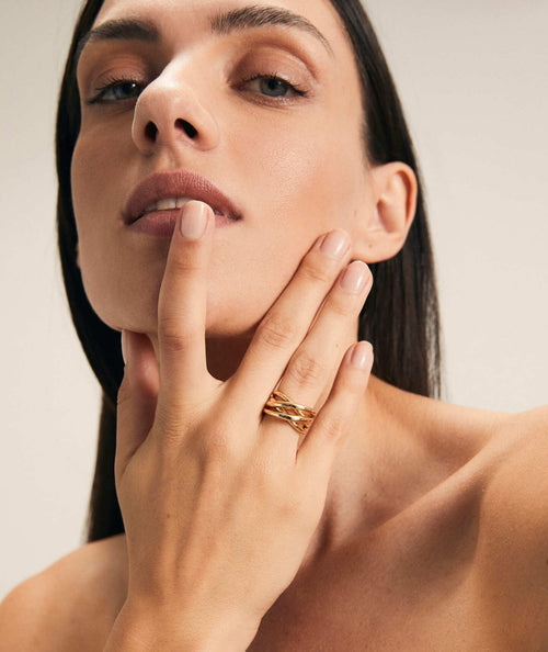 18Ct Gold Finished Ring with four crossed strips secundaria