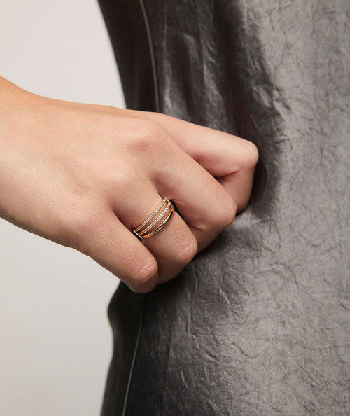 Anillo Gia con circonita secundaria