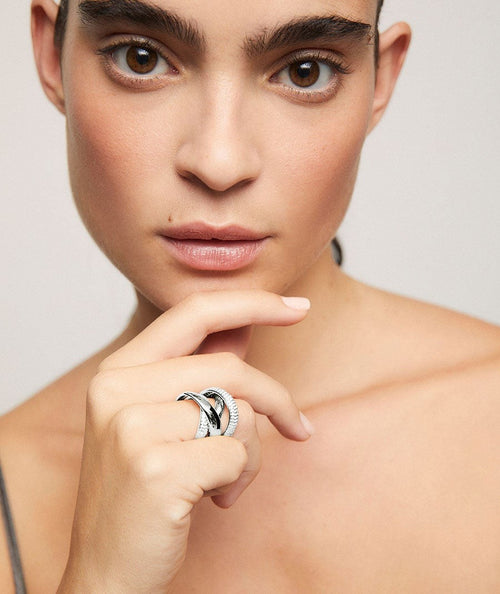 Anillo Nica con circonita secundaria
