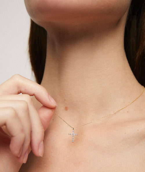 Collar de diamantes y oro cruz secundaria