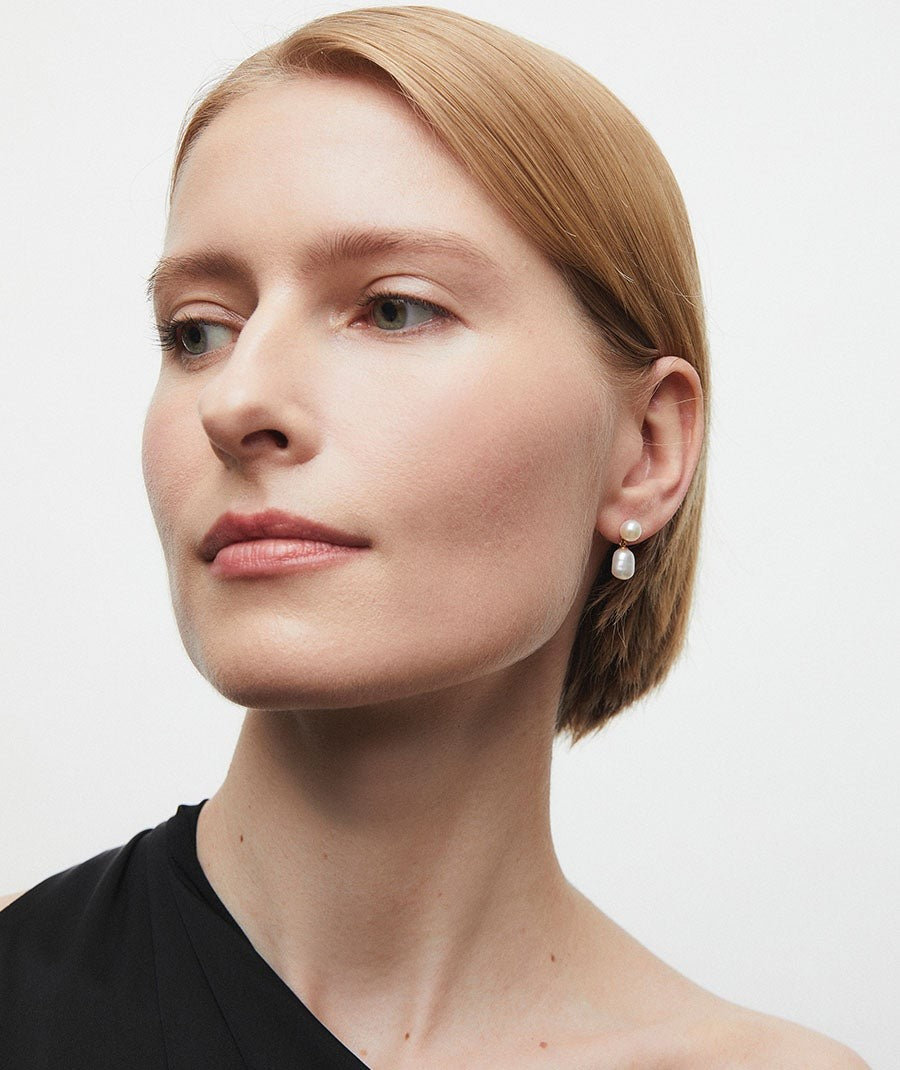 Pendientes largos Mila con perlas cultivadas blancas