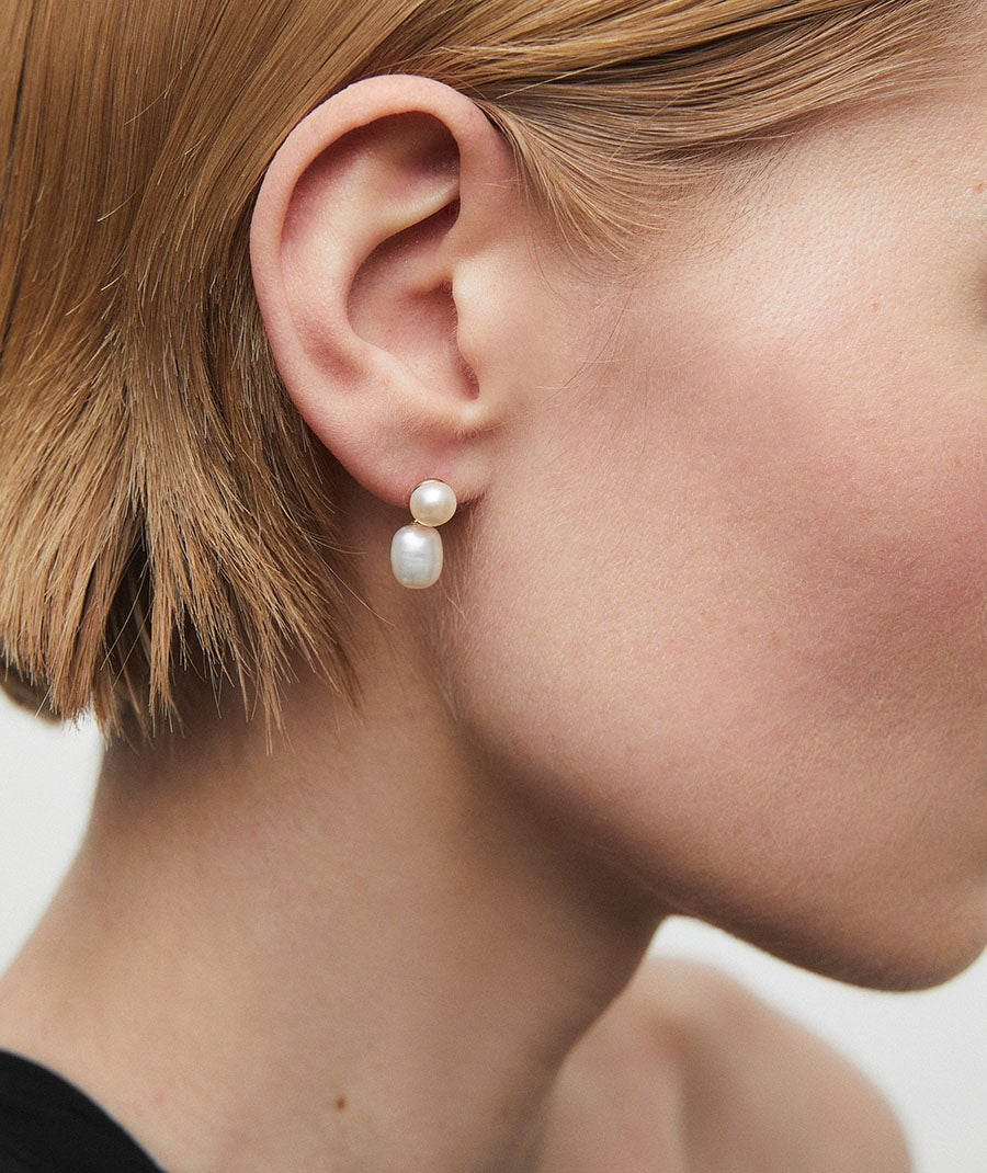 Pendientes largos Mila con perlas cultivadas blancas