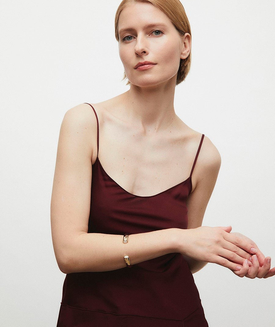 Brazalete rígido Reflexe con madreperla blanca