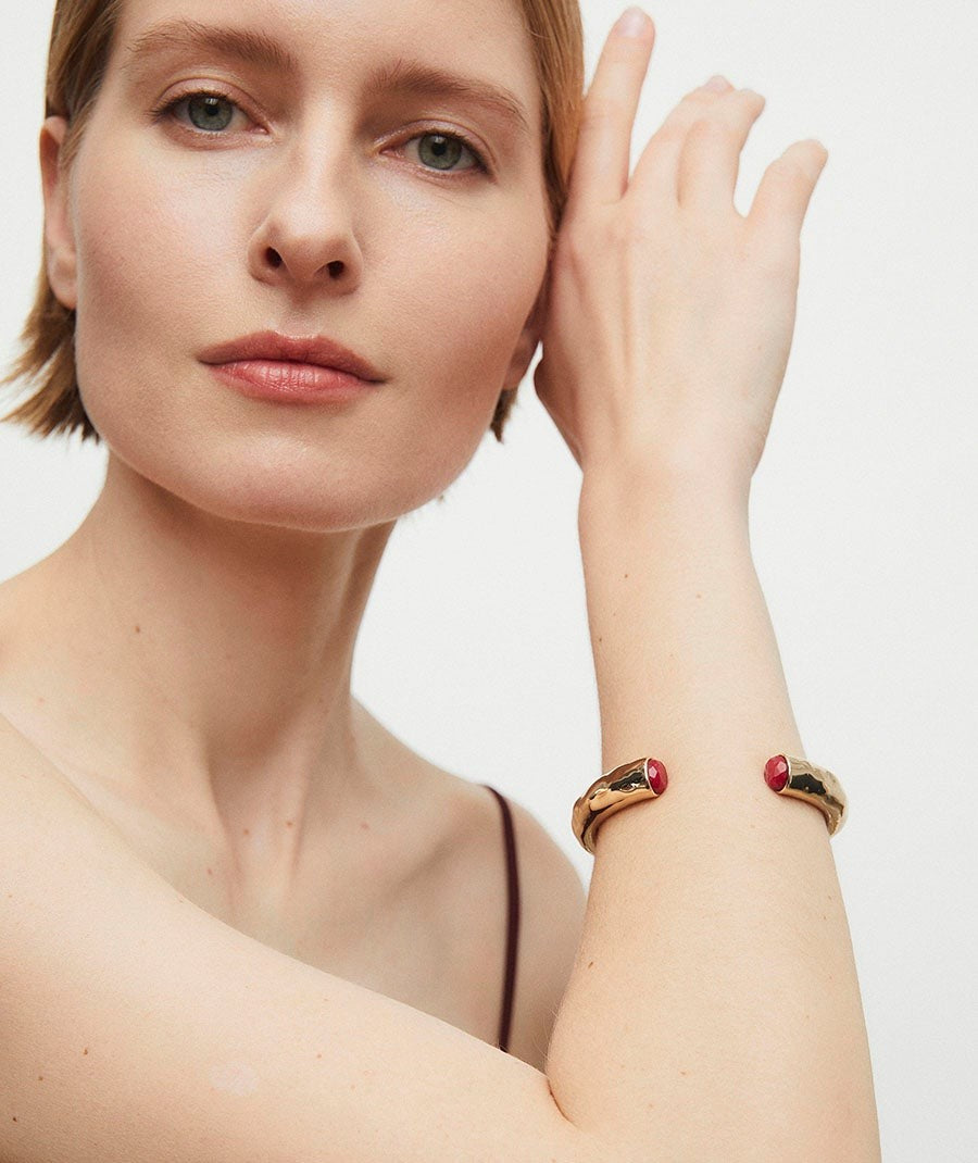 Brazalete rígido Salada con Ágata roja