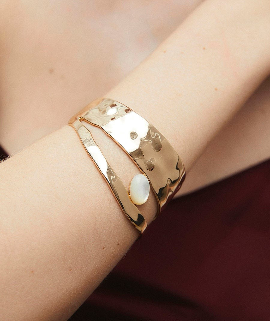 Brazalete irregular Reflexe con madreperla blanca