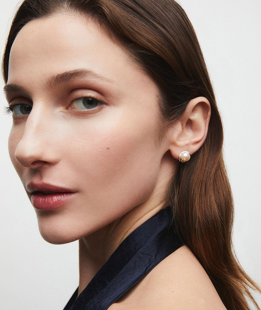 Pendientes esfera Ellis con perla cultivada blanca