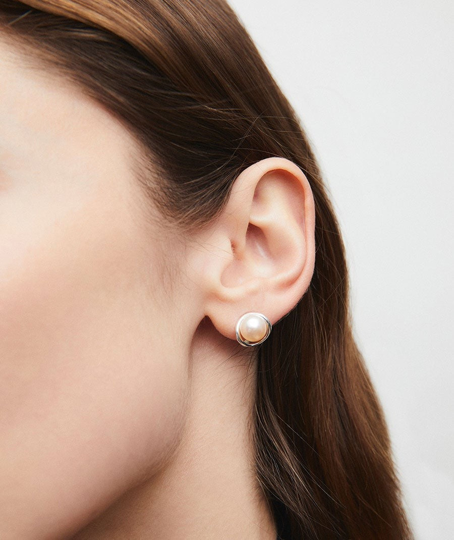 Pendientes esfera Ellis con perla cultivada blanca