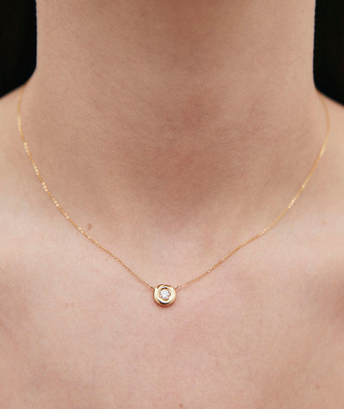 Collar Solé con diamante y oro secundaria