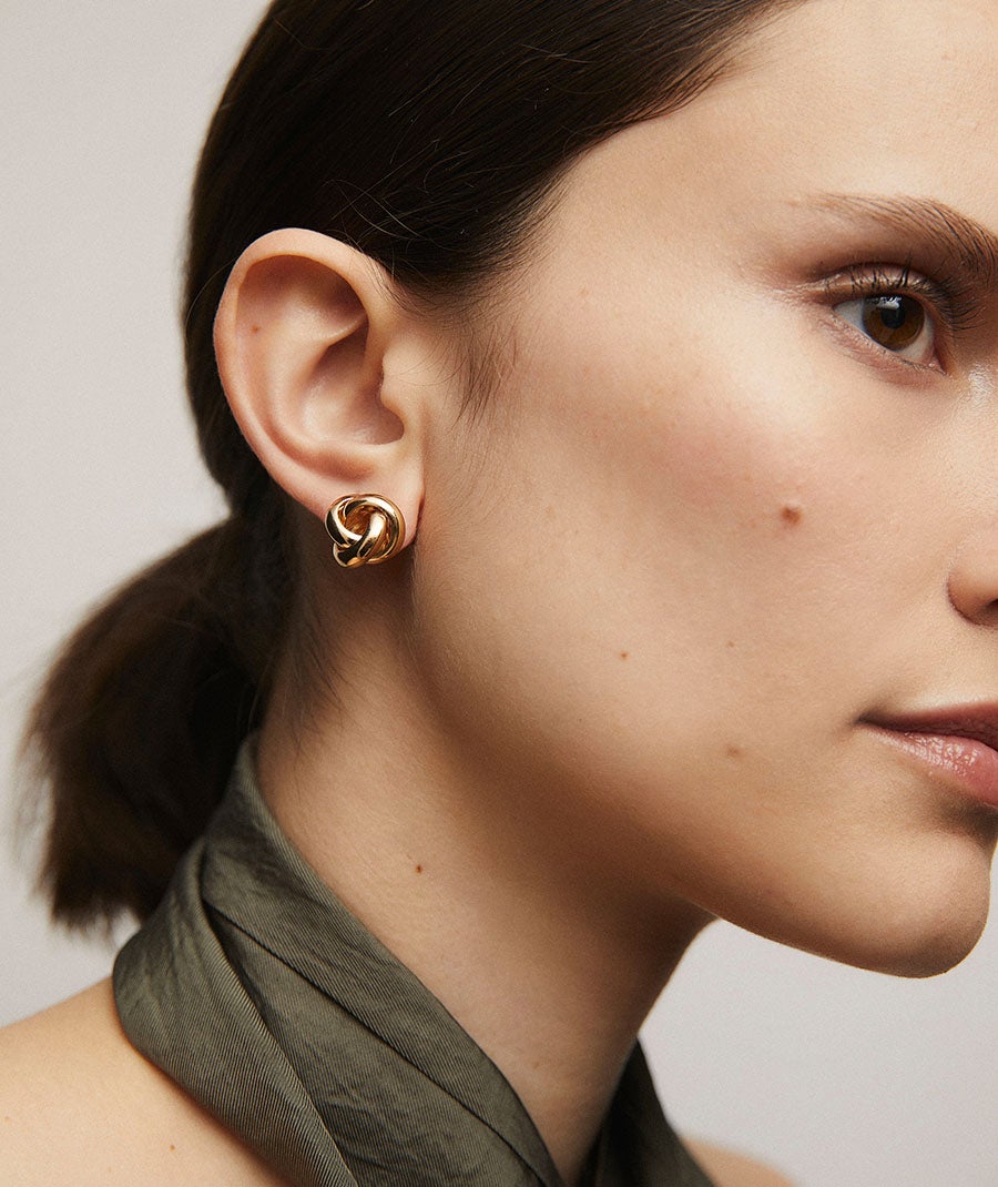 Gold earrings Simple knot