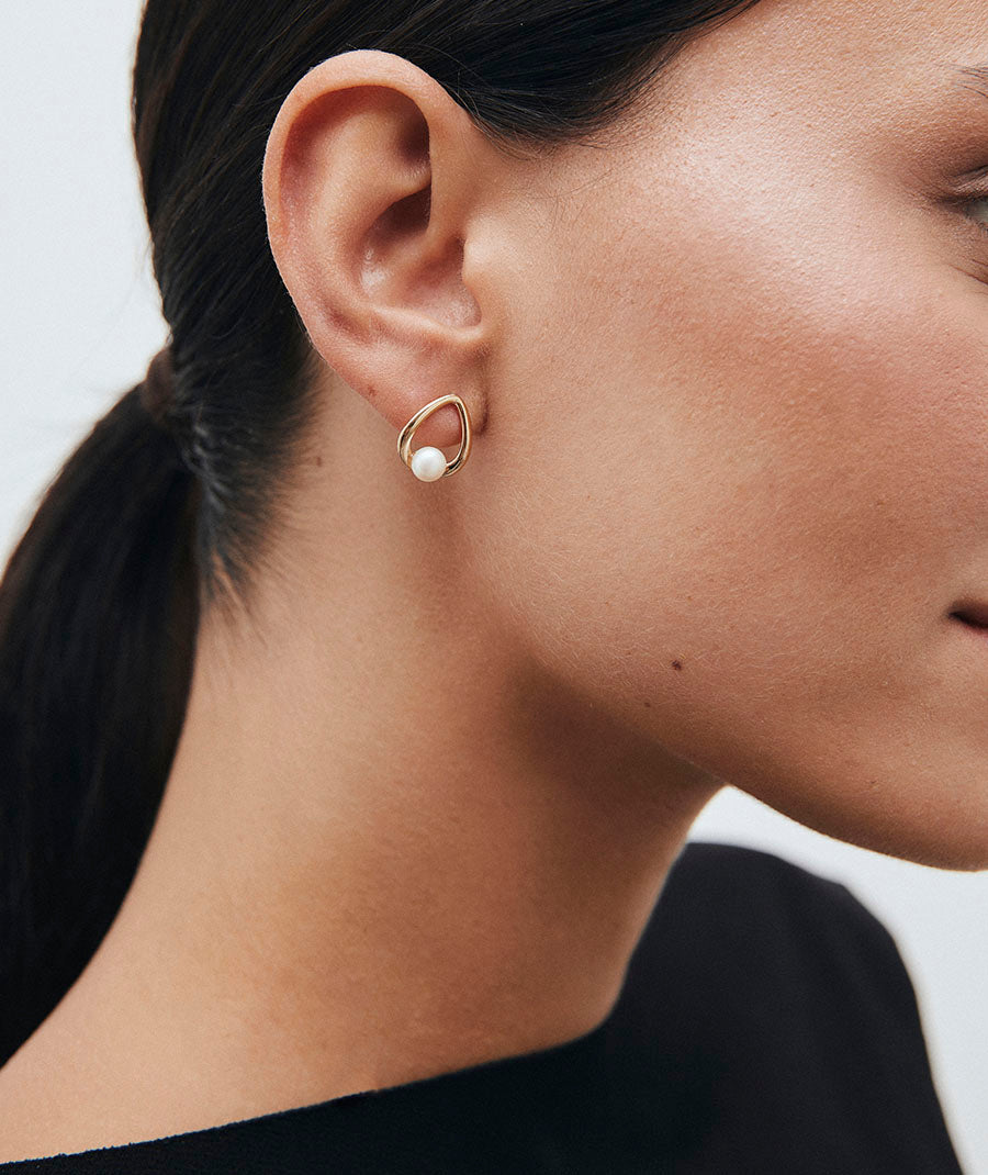 Earrings Oval Stud with Cultured Pearl