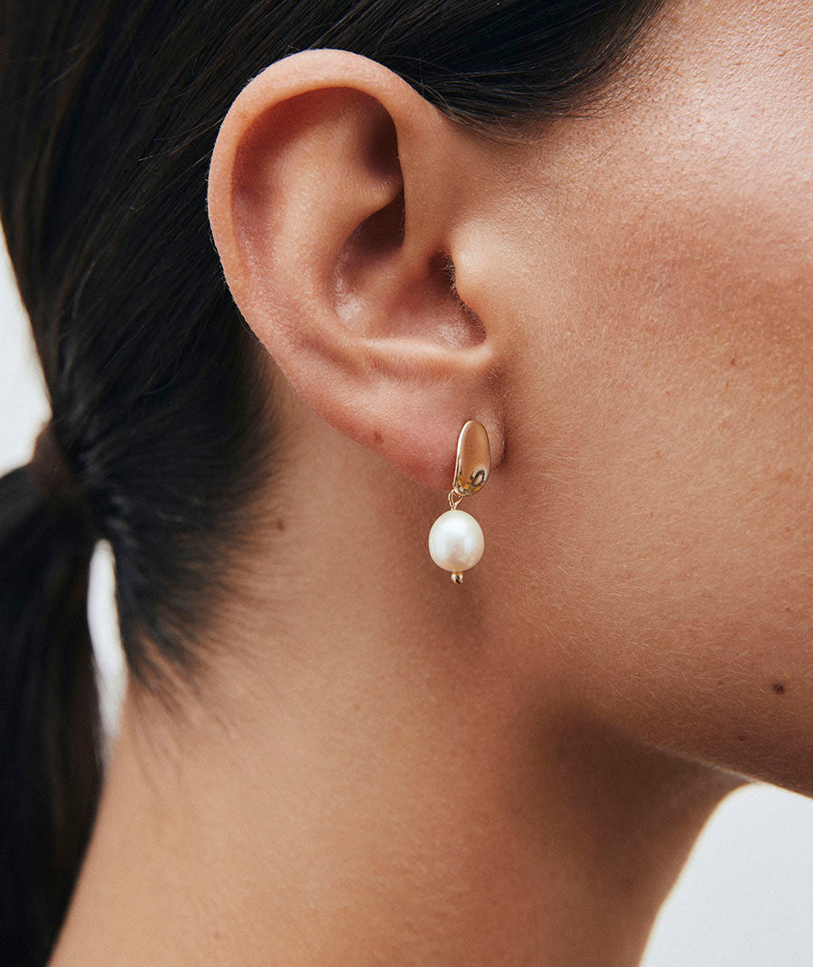 Earrings Oval Stud with Pearl