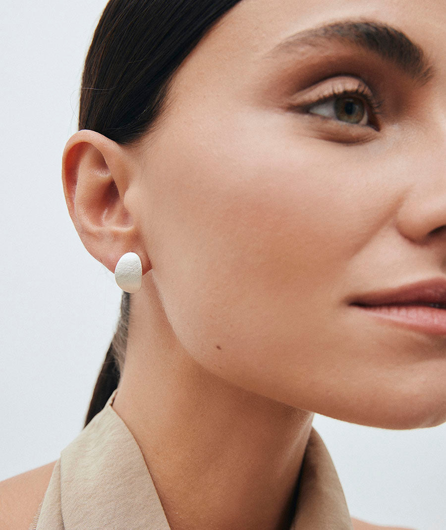 Earrings Ala Wide Button