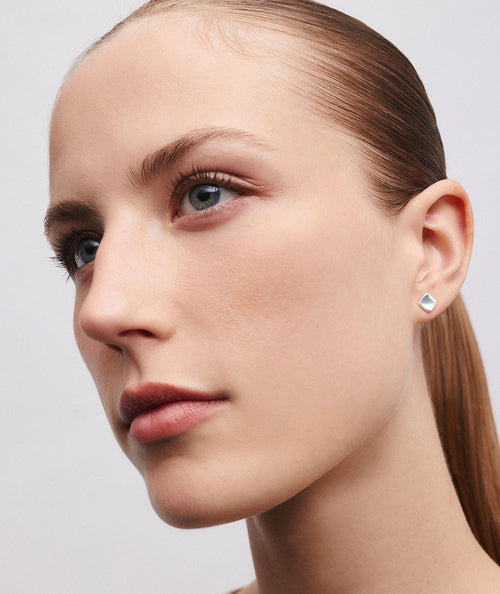 Earrings stud Clos secundaria