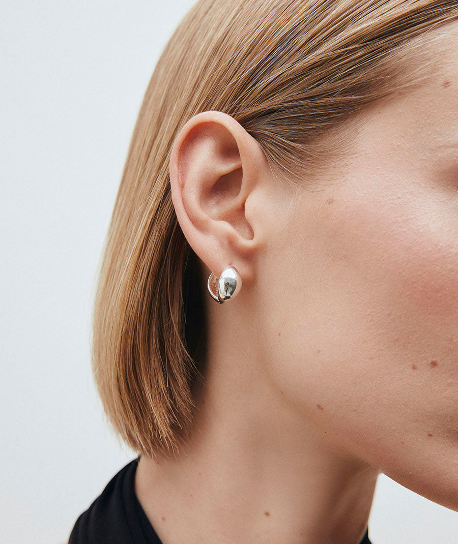 Clor 16 mm Oval Hoop Earrings