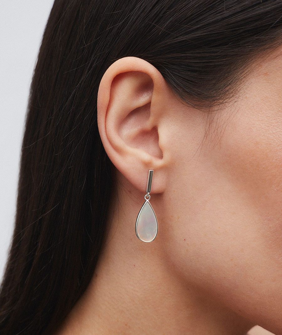 Pendientes semi-largos Fusión con madreperla blanca