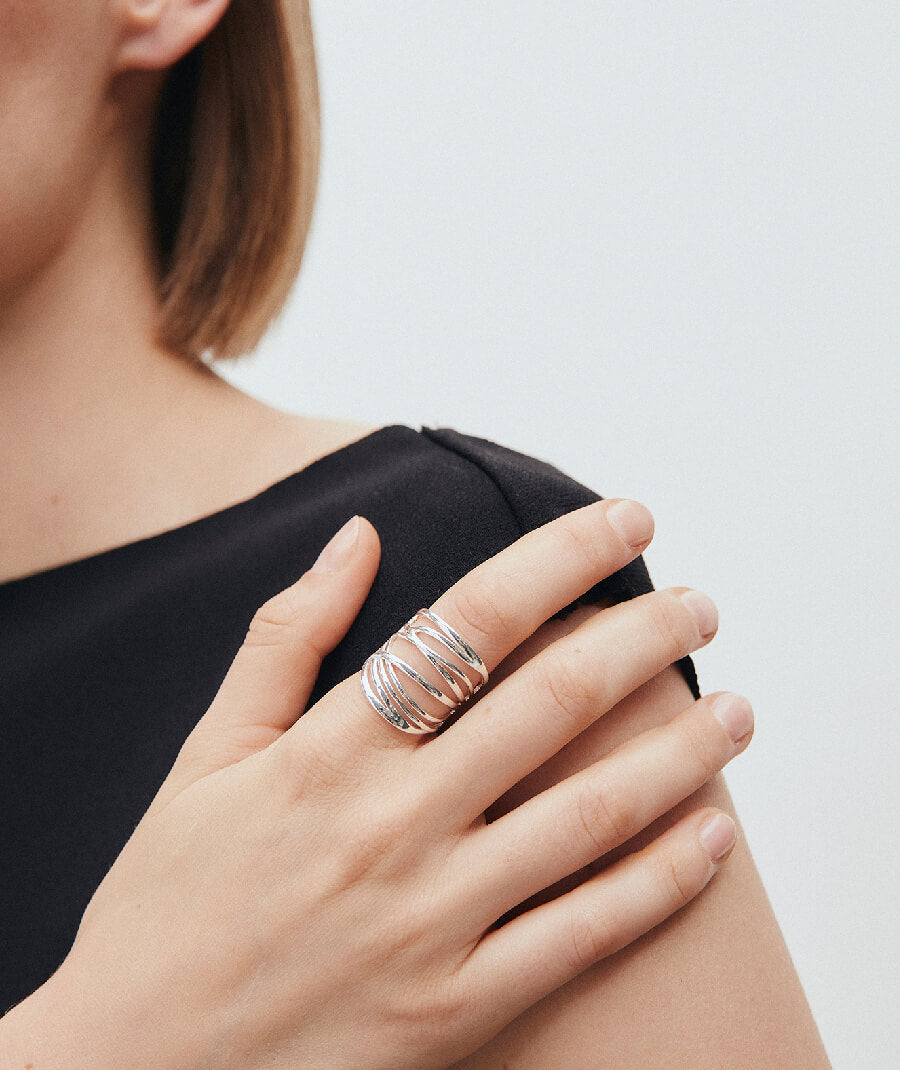 Anillo ancho trenzado