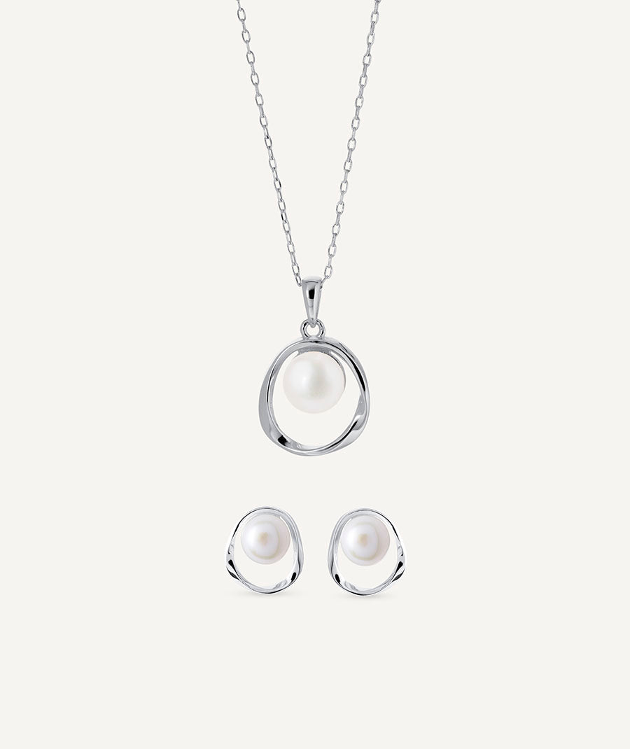 Set Perla necklace and earrings with cultured pearls