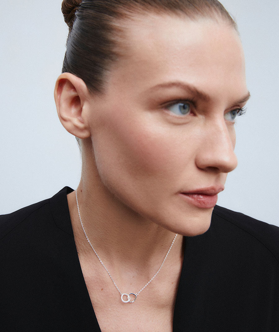 Necklace Allegretta interlocking rings with zirconia stones