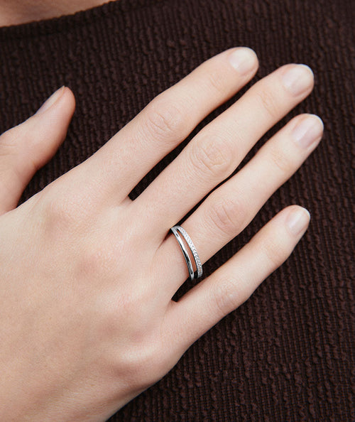 Anillo dúo abierto Twin con circonitas secundaria