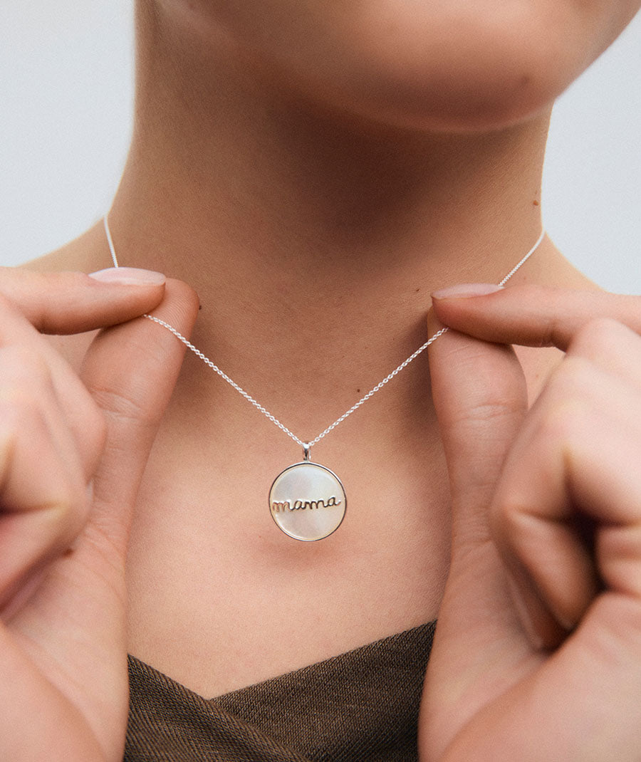 Colgante clásico Mamá con madreperla blanca