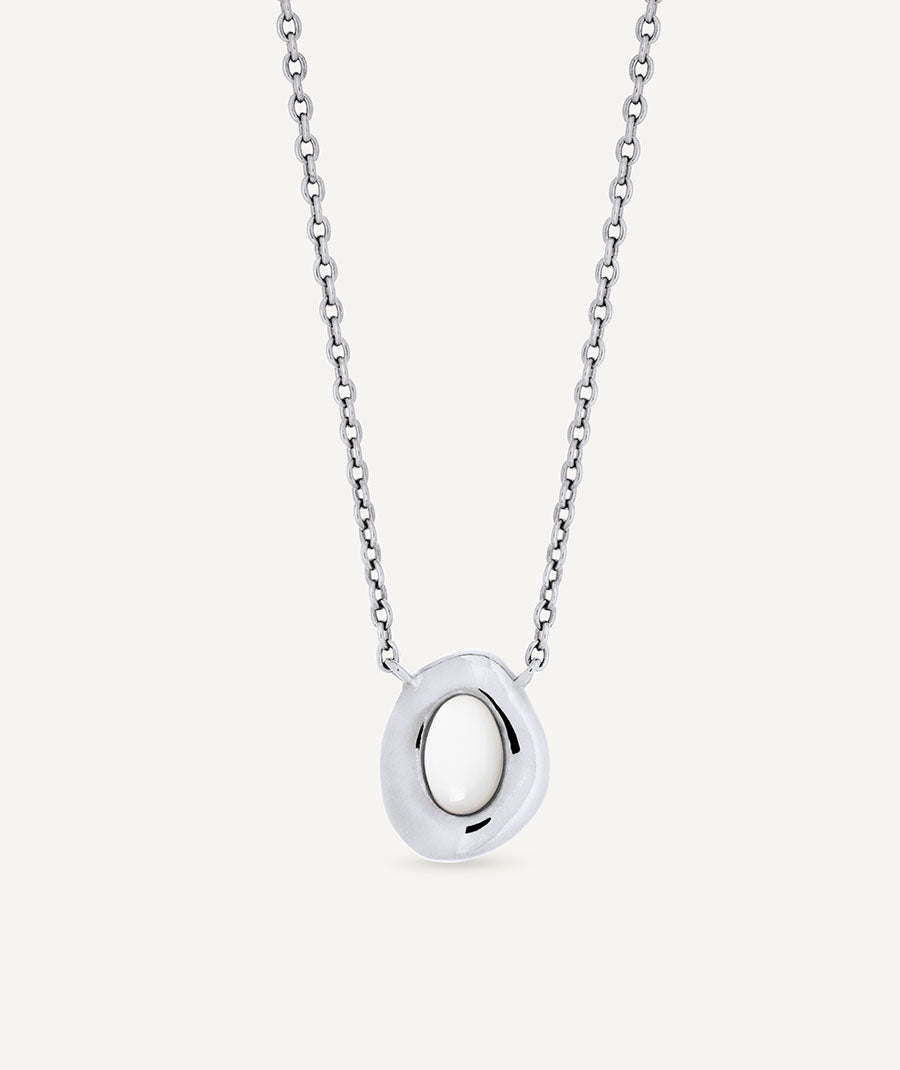 Collar oval Ivoria con madreperla blanca