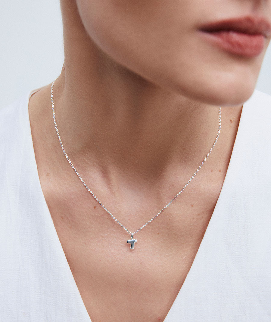 Colgante con letra T elemental liso