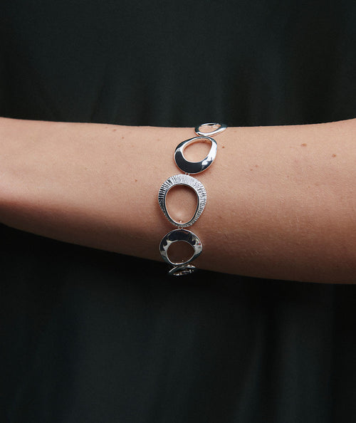 Ring Shine with strands and zirconia stones secundaria