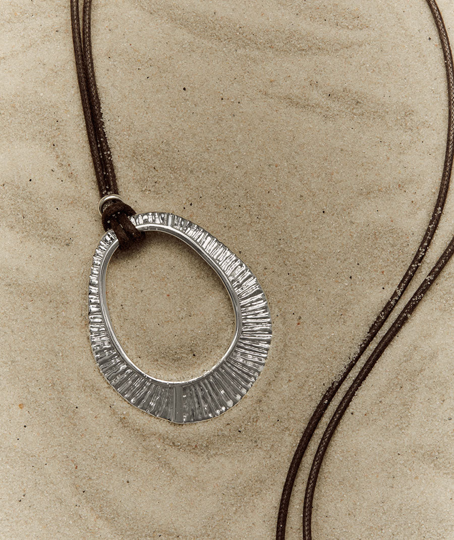 Necklace Horizonte irregular oval