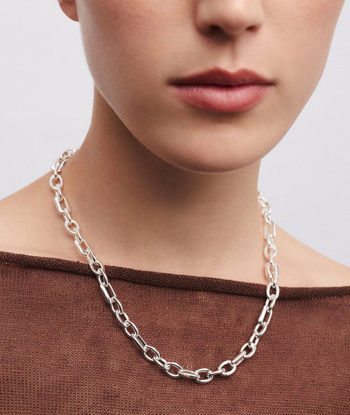 Necklace links Mencía secundaria