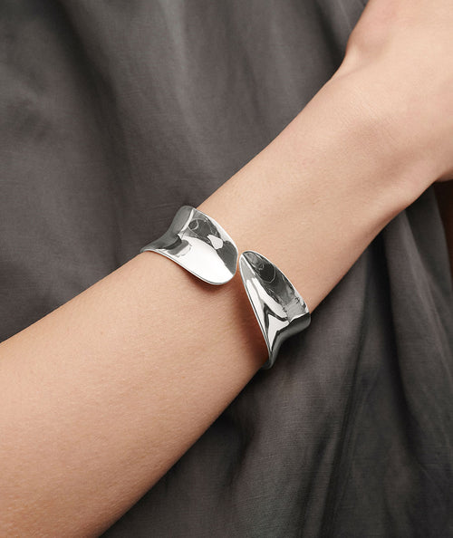 Bangle wide rigid Plisé secundaria
