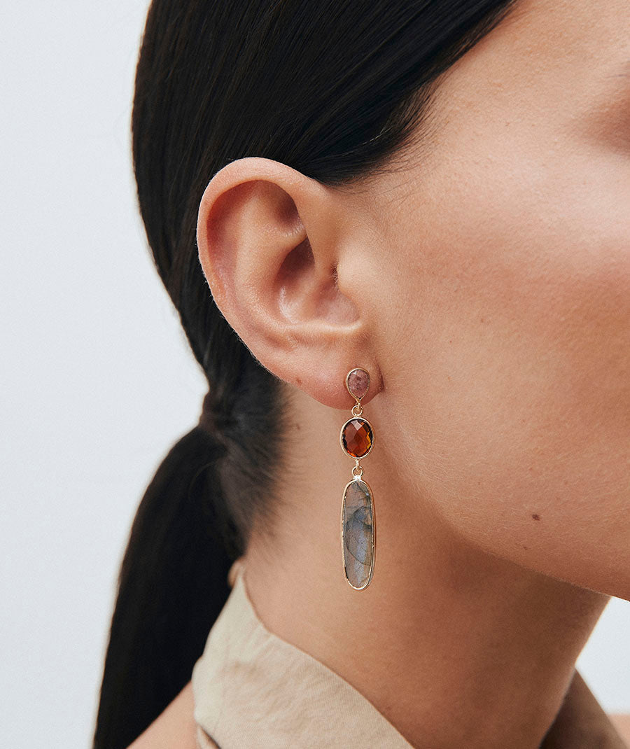 Pendientes largos Jara con piedras semipreciosas en tonos suaves