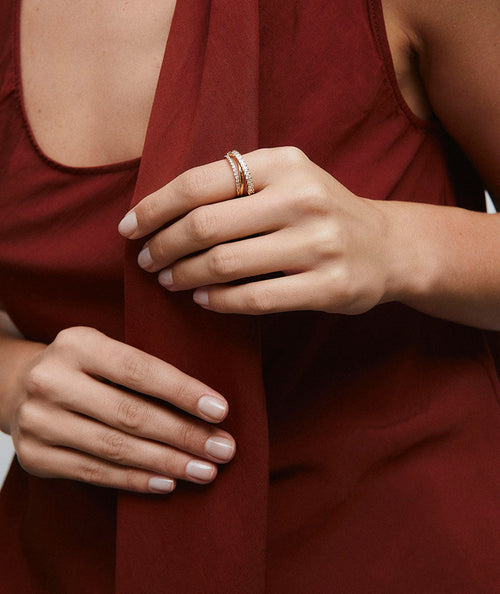 Ring Lucent strips with zircons secundaria