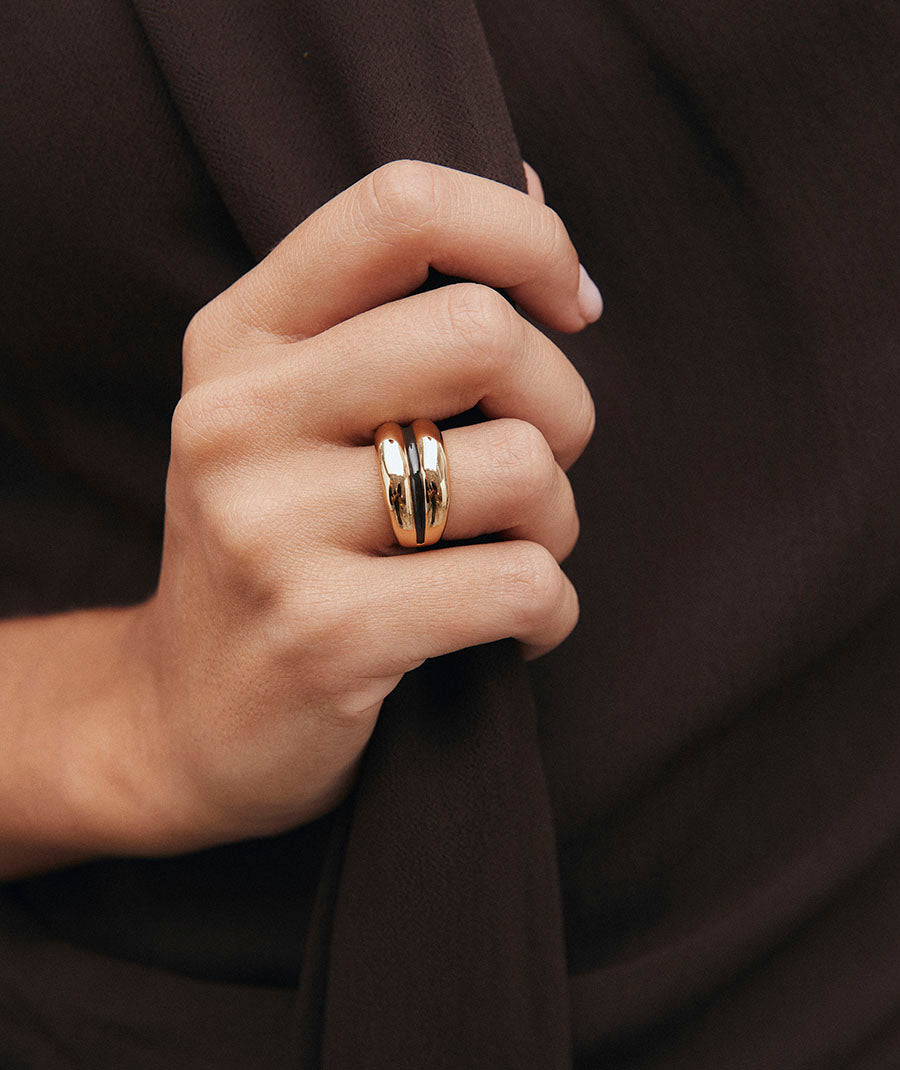 Wide Horizonte Ring with Brown Enamel