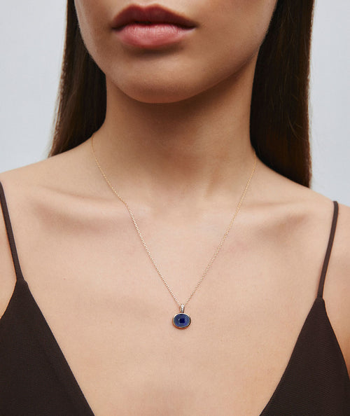 Colgante Noir con sodalita azul secundaria