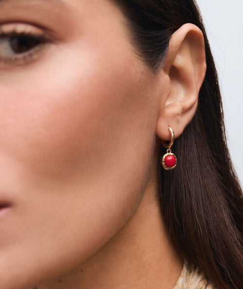 Pendientes de aro Zahara con coral sintético rojo secundaria