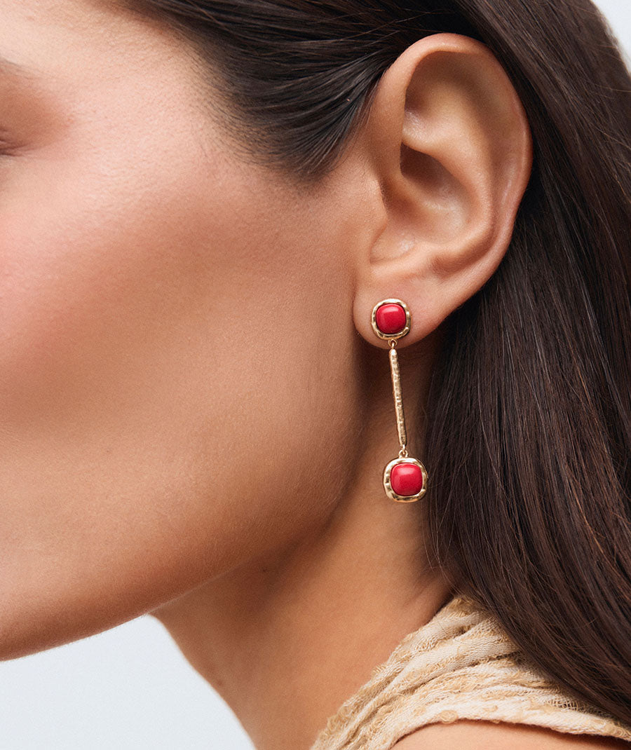 Pendientes largos Zahara con coral sintético rojo
