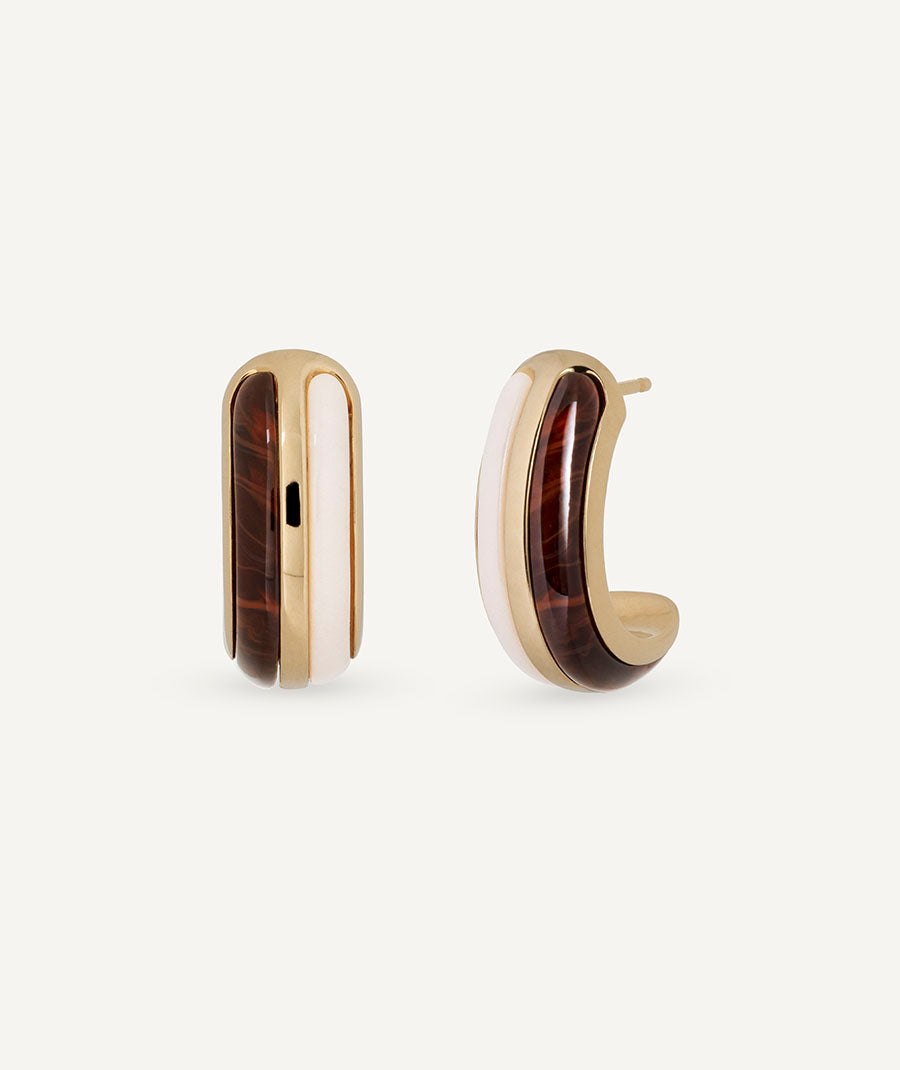 Pendientes semiluna Camel con acetato y resina en tonos neutros