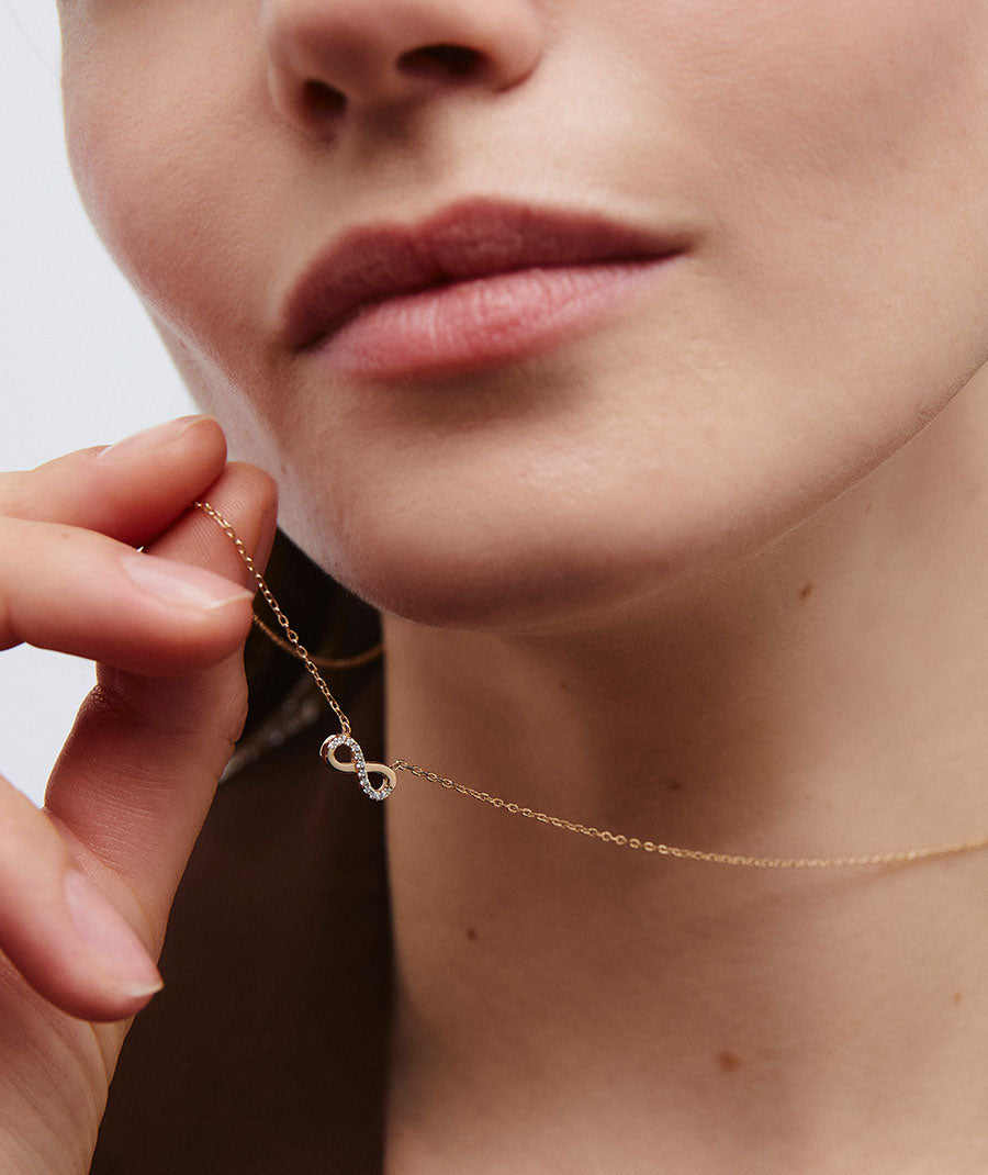 Necklace Infinite with zircons