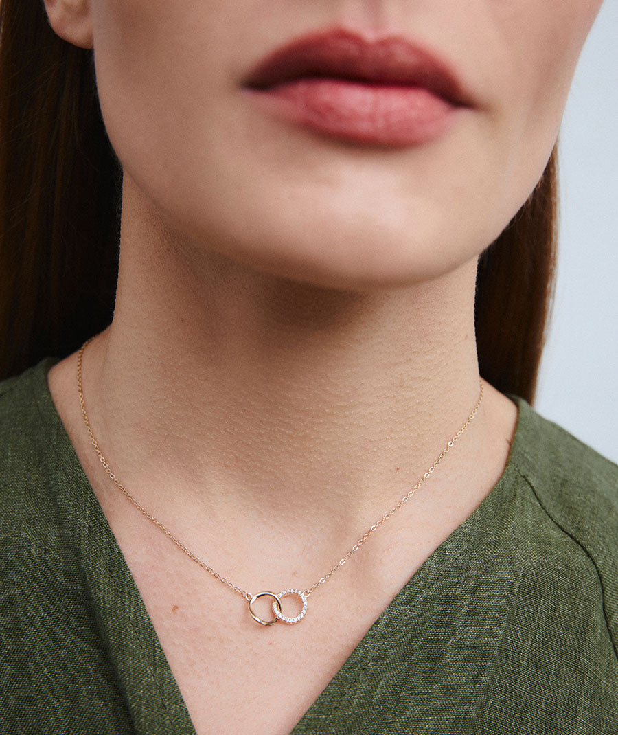 Necklace Allegretta interlocking rings with zirconia stones