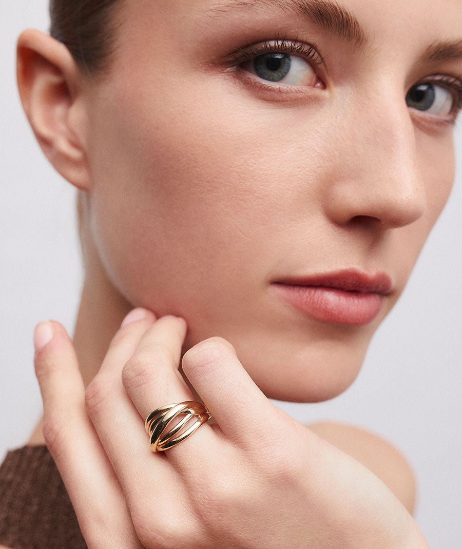 Ring strands Bow