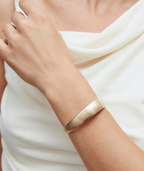 Bangle Arc rigid textured secundaria